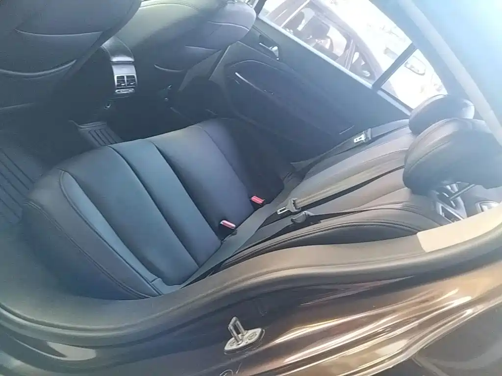 Peugeot 408 — миниатюра 17