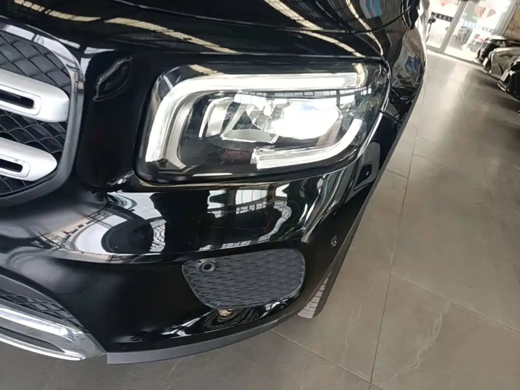 Mercedes-Benz GLB — миниатюра 24