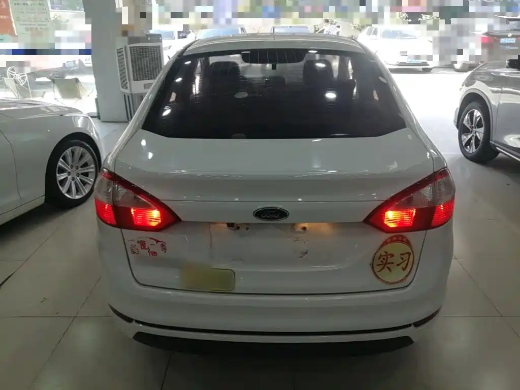 Ford Fiesta — миниатюра 6