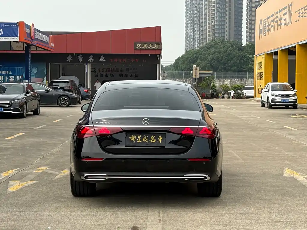 Mercedes-Benz E-Class — миниатюра 19