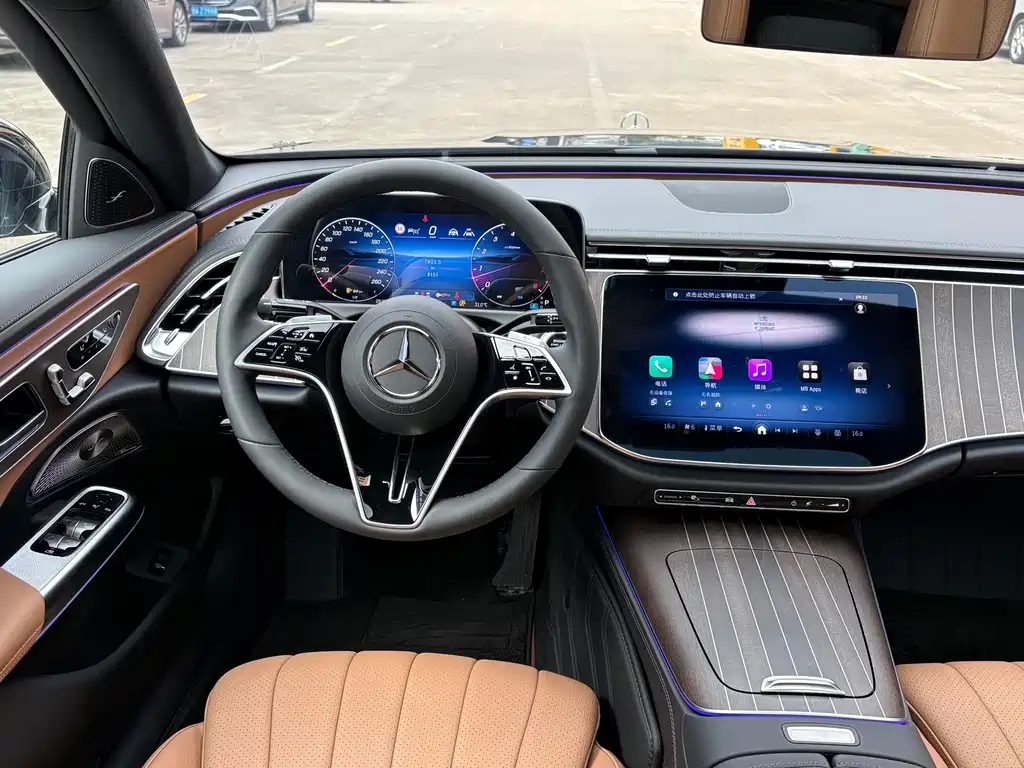 Mercedes-Benz E-Class — миниатюра 9