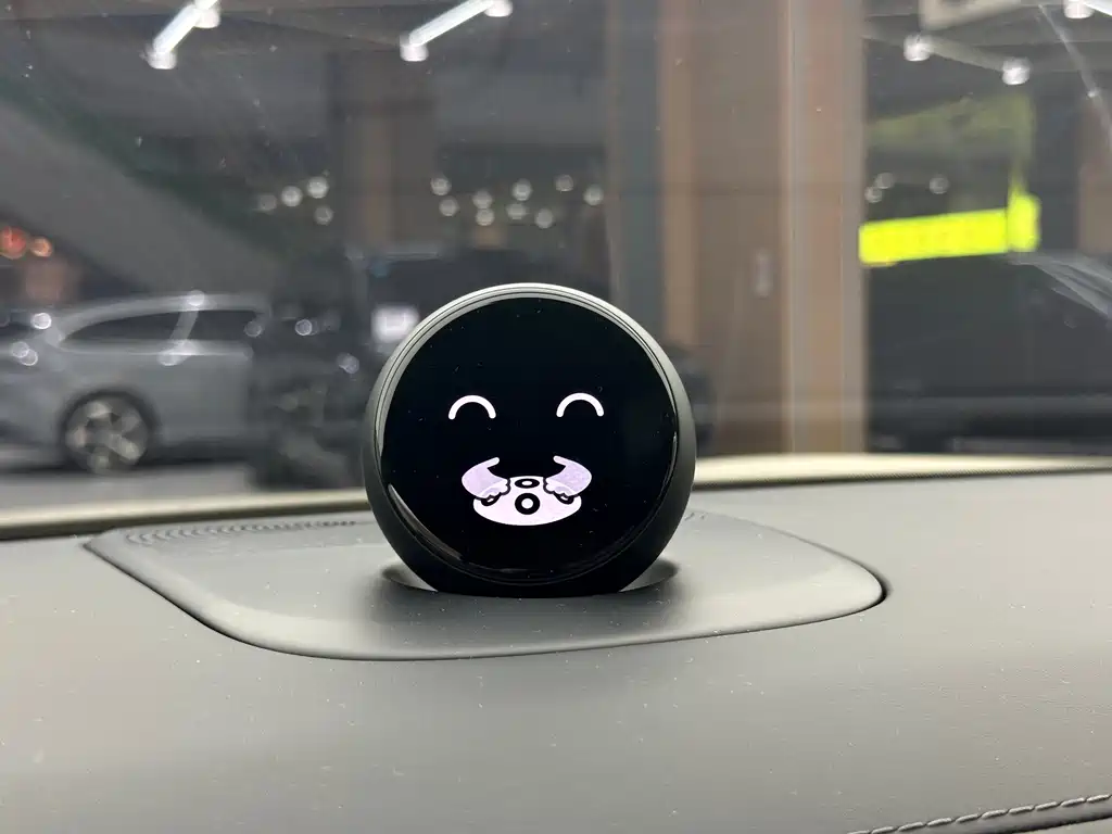 NIO ES8 — миниатюра 11