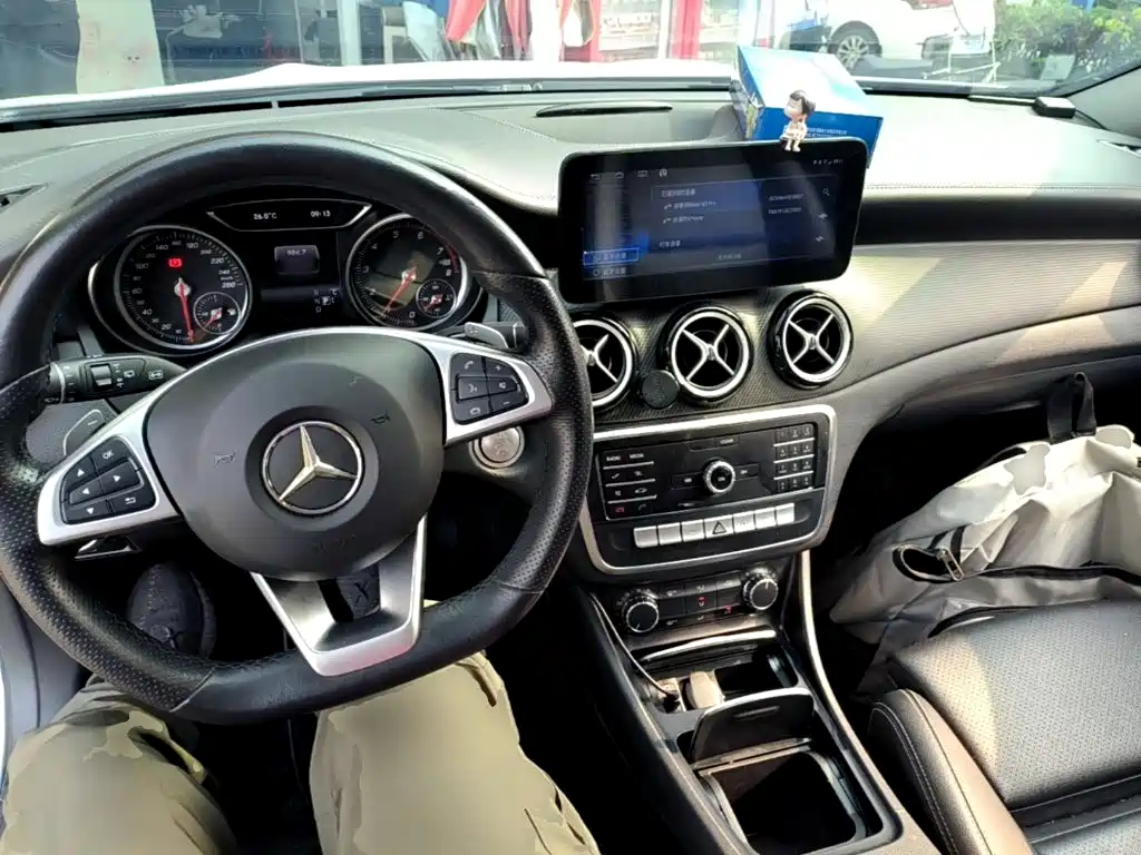 Mercedes-Benz GLA — миниатюра 10