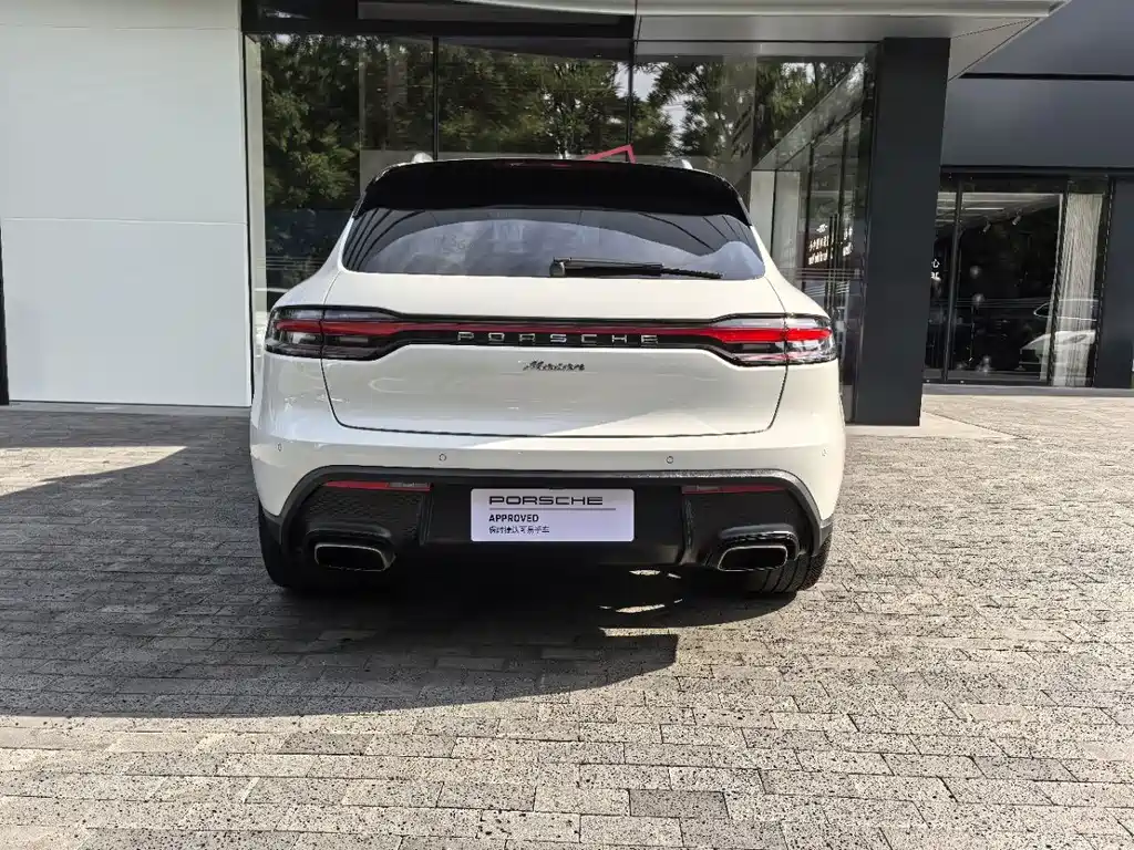 Porsche Macan — миниатюра 3