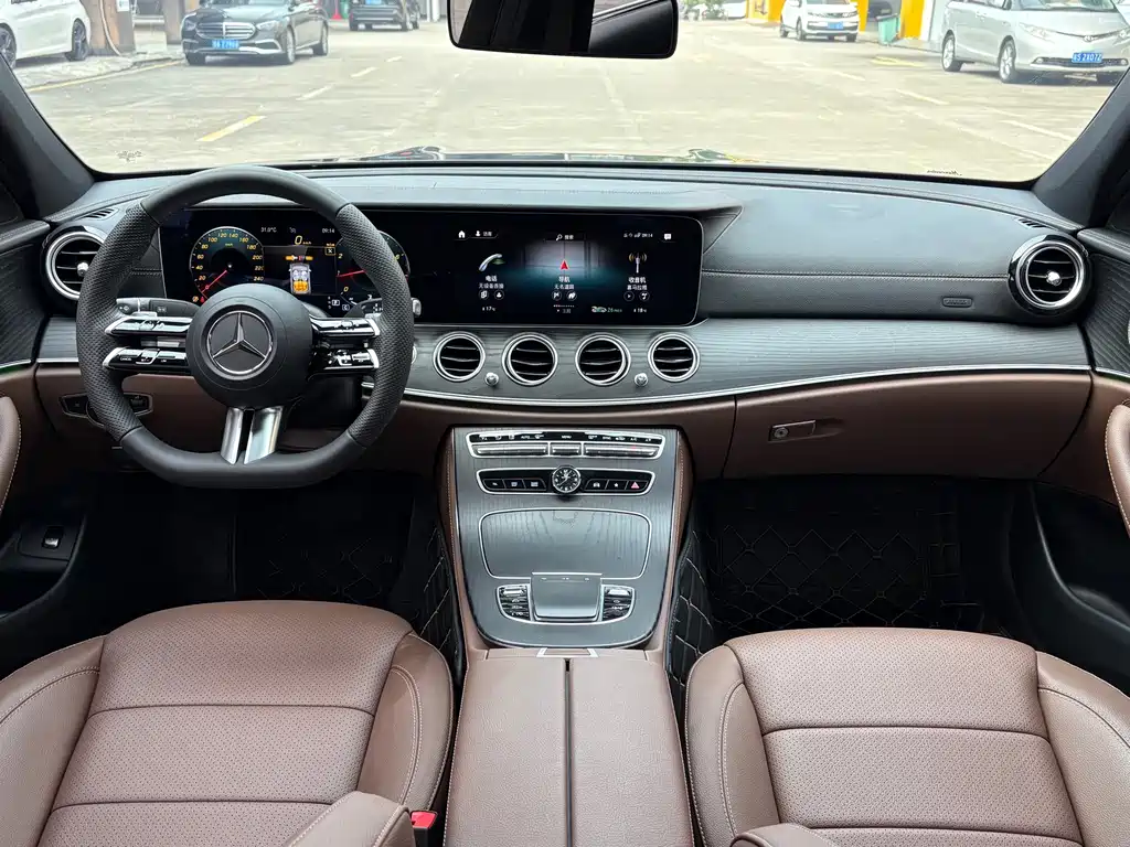 Mercedes-Benz E-Class — миниатюра 9
