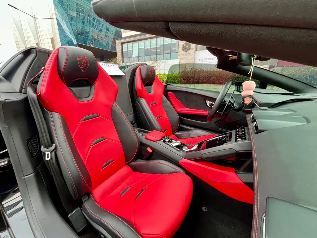 LAMBORGHINI HURACÁN