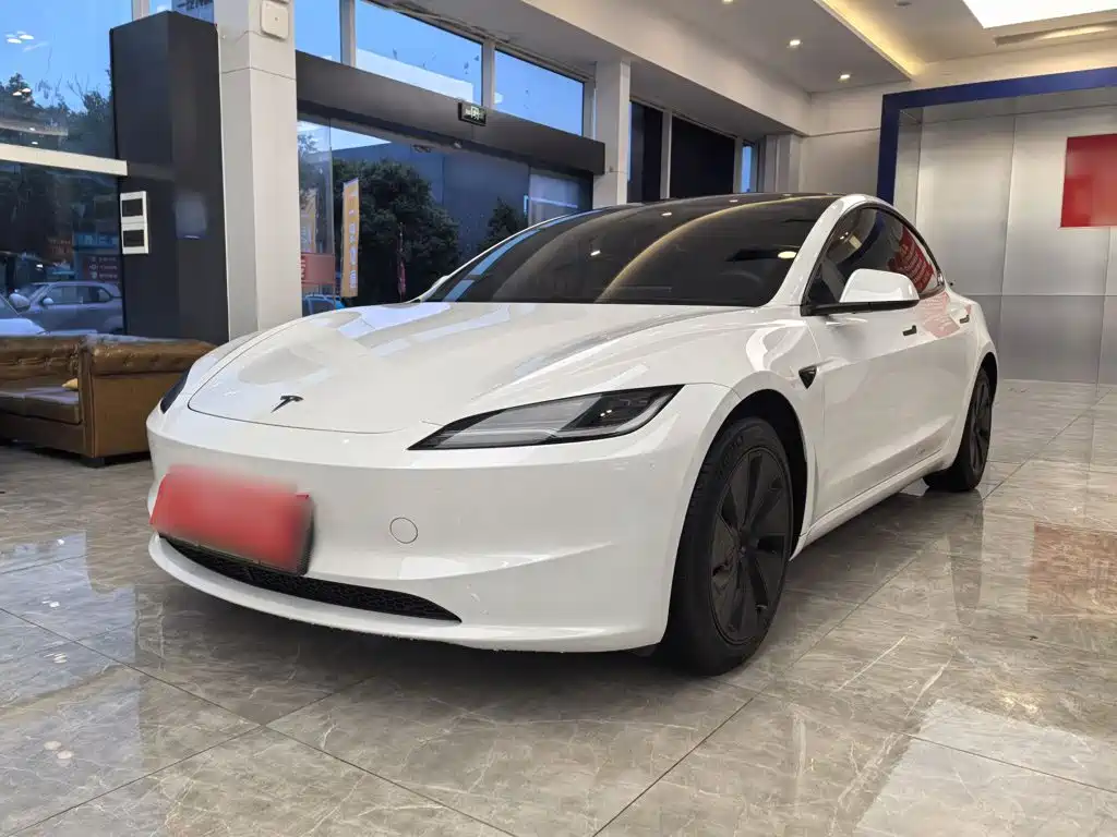 Tesla Model 3 — миниатюра 2