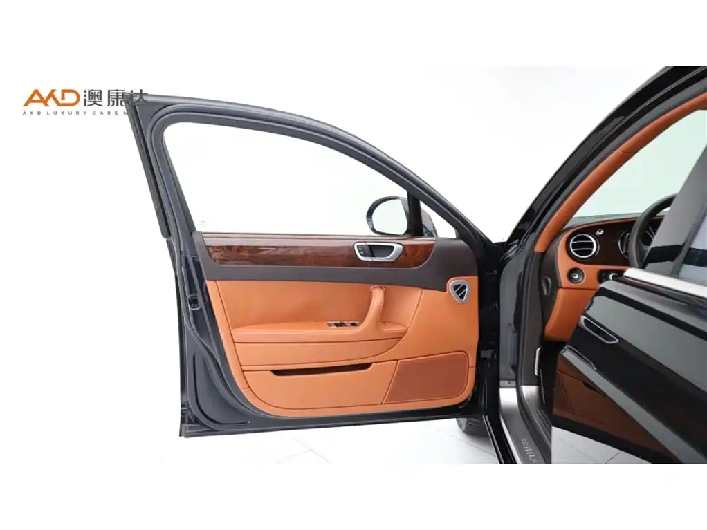 Bentley Flying Spur — миниатюра 10