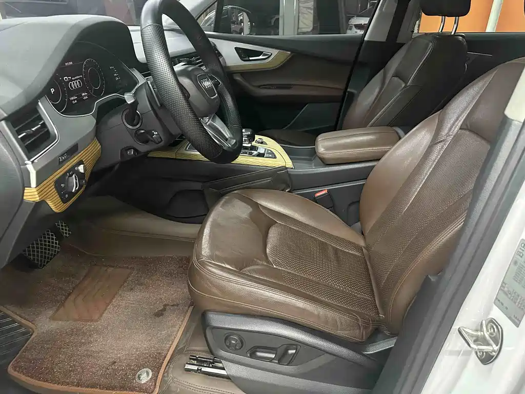 Audi Q7 — миниатюра 11