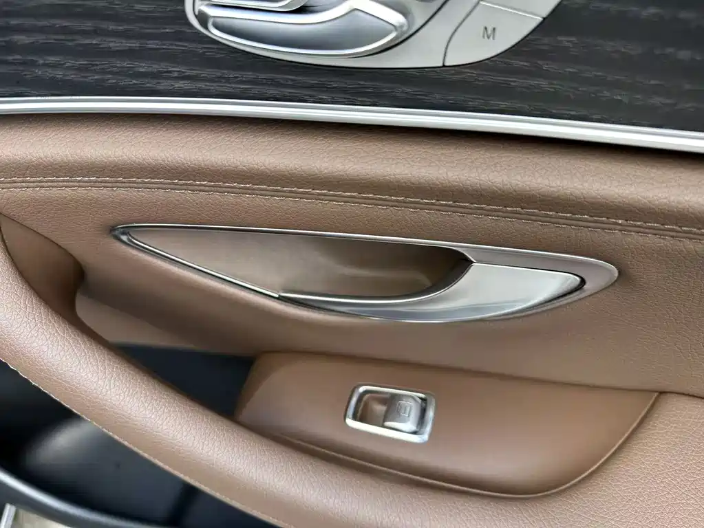 Mercedes-Benz E-Class — миниатюра 22