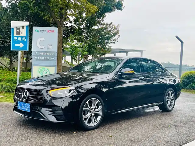 MERCEDES-BENZ E CLASS