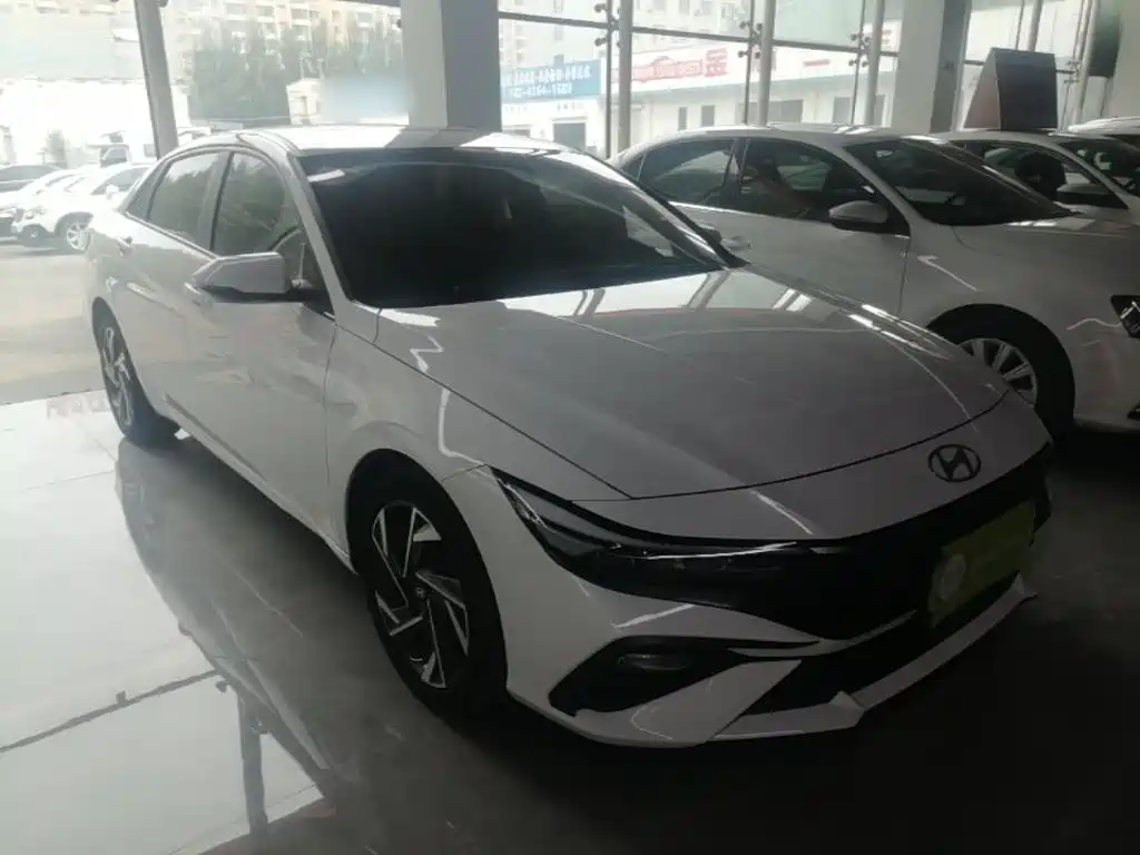 Hyundai Elantra — миниатюра 4