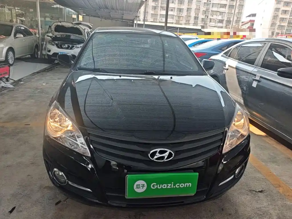Hyundai Elantra — миниатюра 3