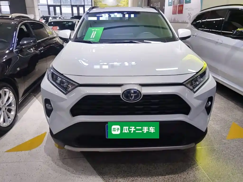 Toyota RAV4 — миниатюра 3