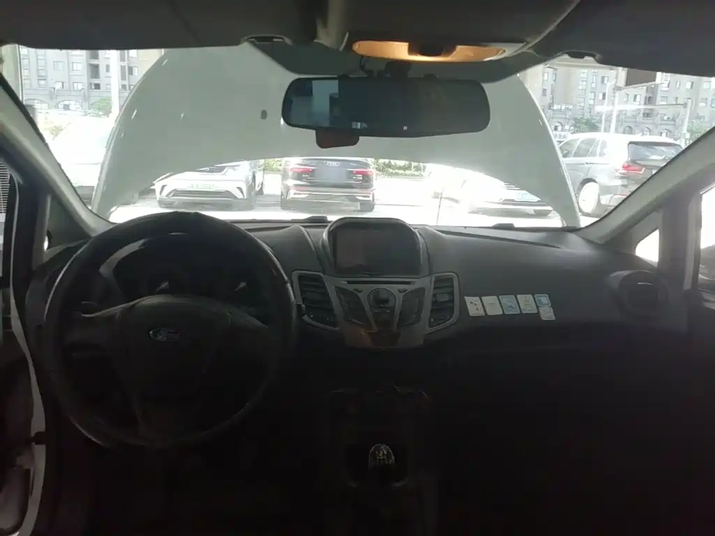 Ford Fiesta — миниатюра 10