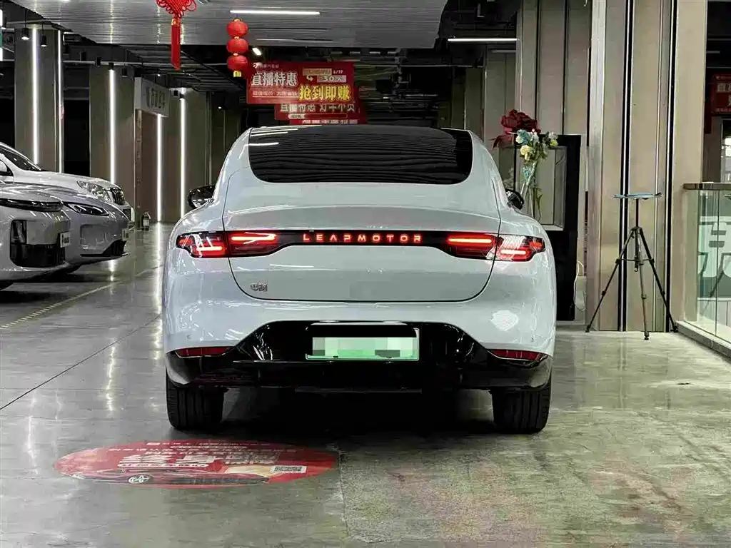 Leapmotor Leapmotor C01 — миниатюра 5