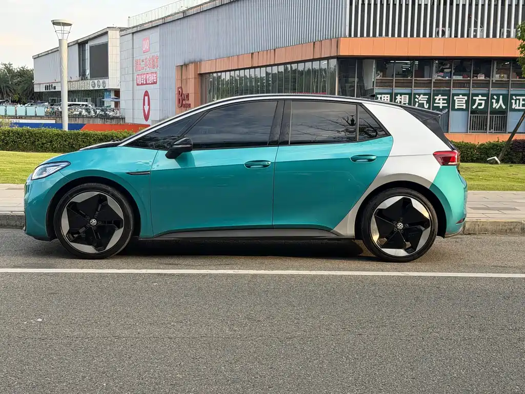 Volkswagen ID.3 — миниатюра 2