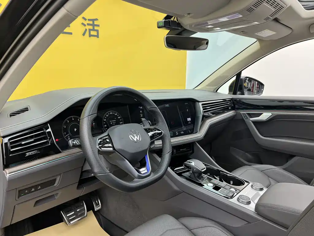 Volkswagen Touareg 2022 3.0TSI Sport