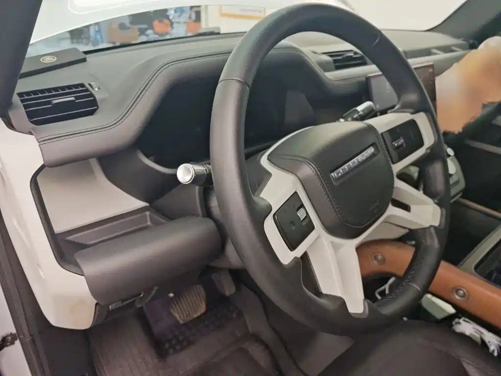 Land Rover Defender — миниатюра 20