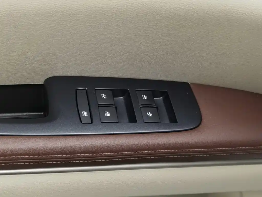 Buick GL8 — миниатюра 9