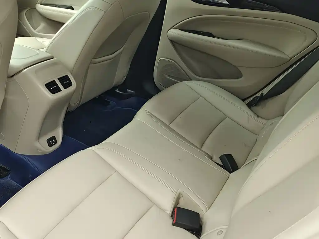 Buick Regal — миниатюра 7