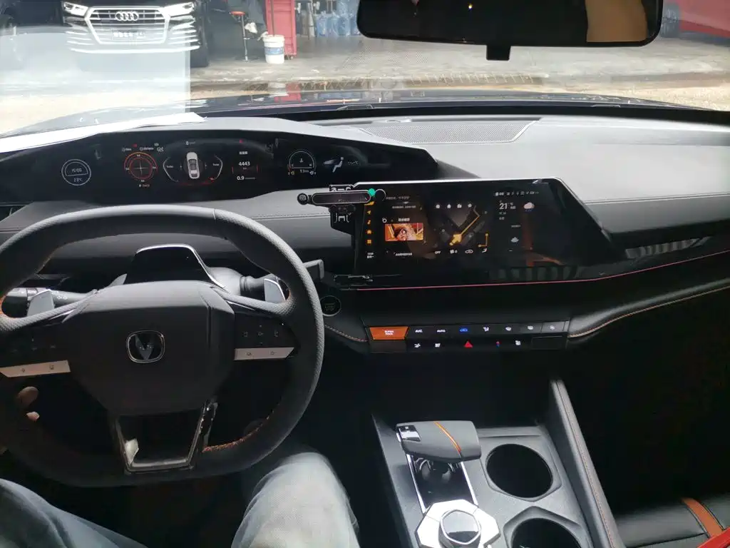 Changan UNI-V 2024 1.5T Luxury