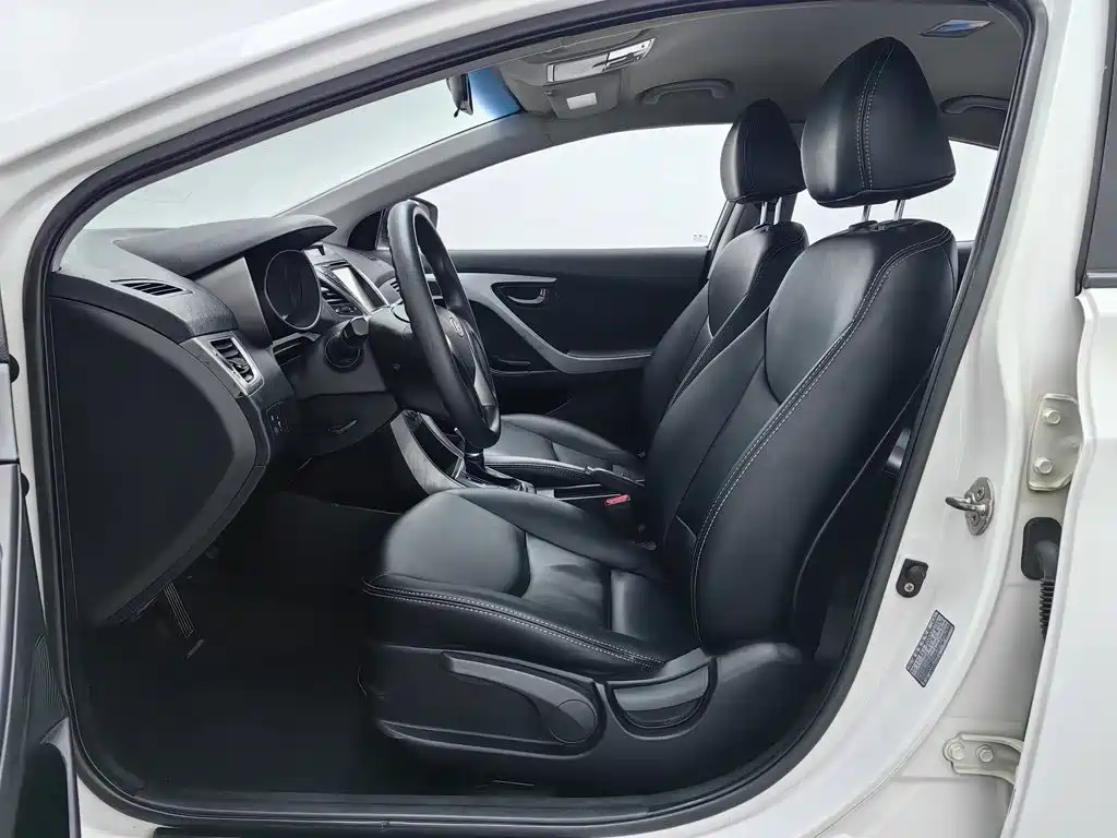 Hyundai Elantra Langdong — миниатюра 10