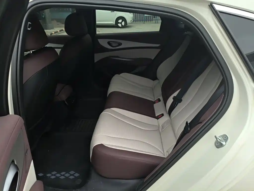 BYD Seal 07 DM-i — миниатюра 17