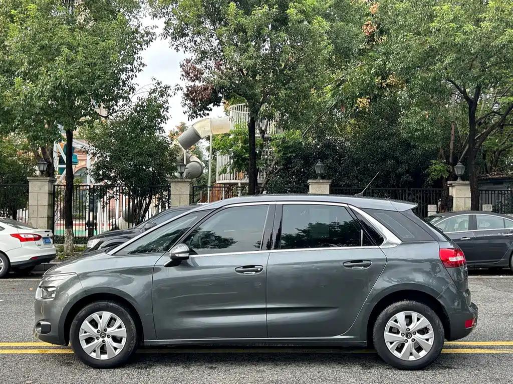 Citroen C4 Picasso — миниатюра 7