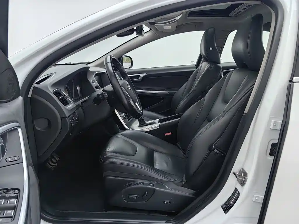 Volvo S60 — миниатюра 10
