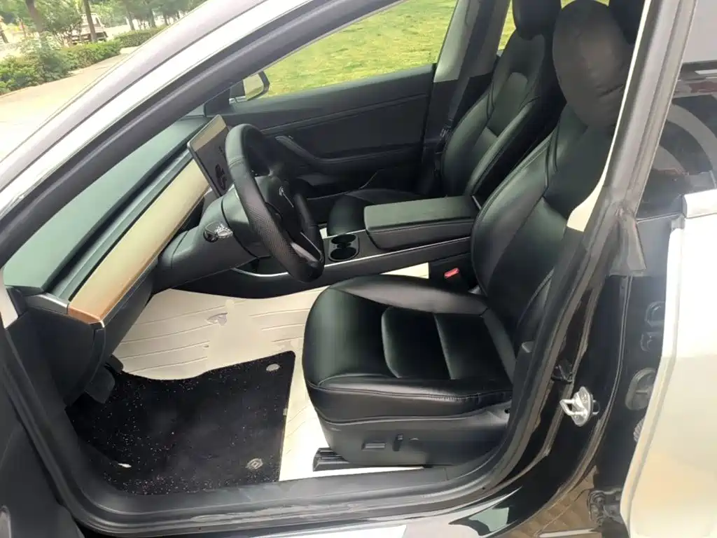 Tesla Model 3 — миниатюра 15
