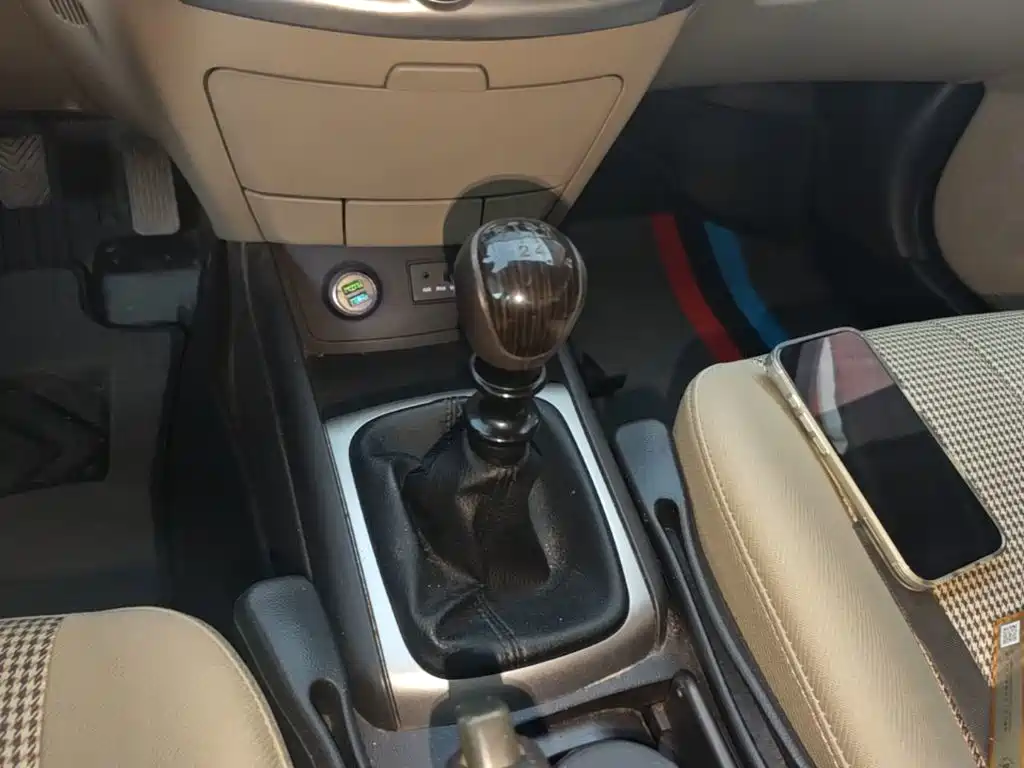 Hyundai Elantra — миниатюра 14