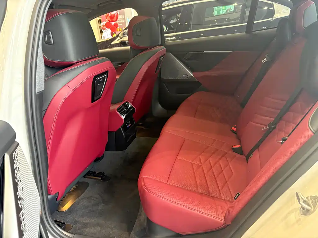 BMW i5 — миниатюра 4