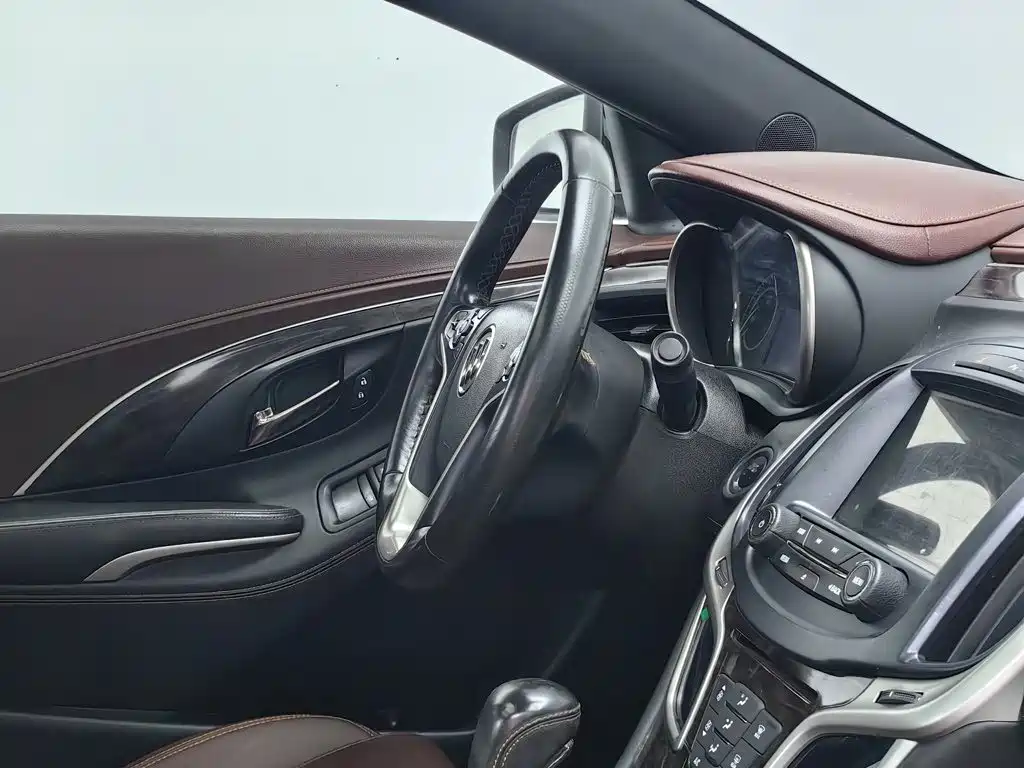 Buick LaCrosse — миниатюра 22