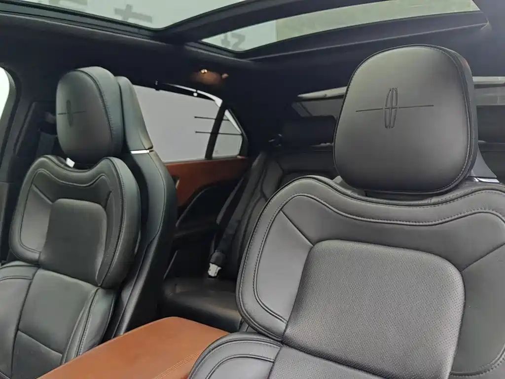 Lincoln Continental — миниатюра 14