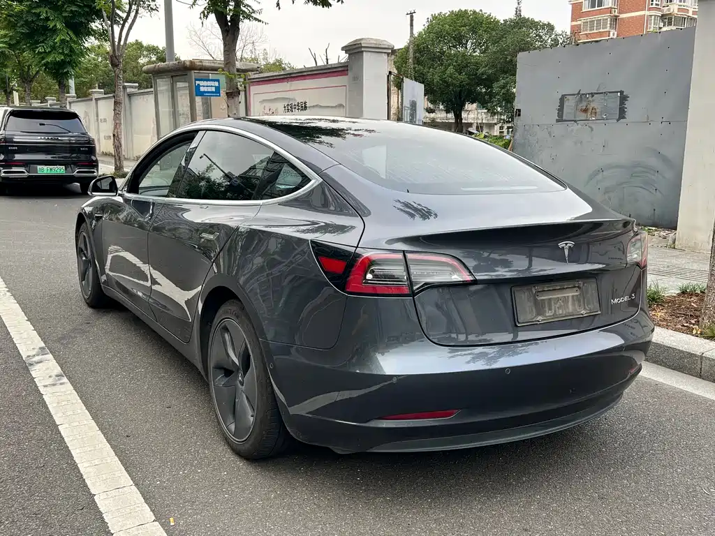 Tesla Model 3 — миниатюра 14