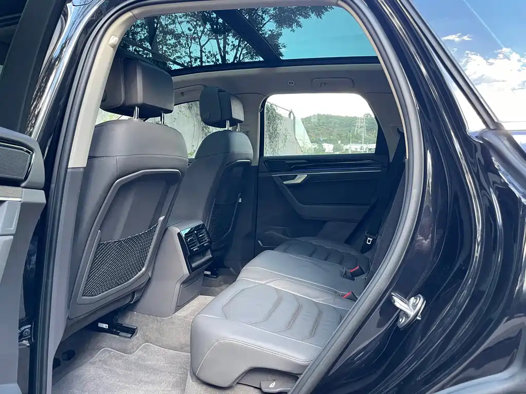 Volkswagen Touareg — миниатюра 8