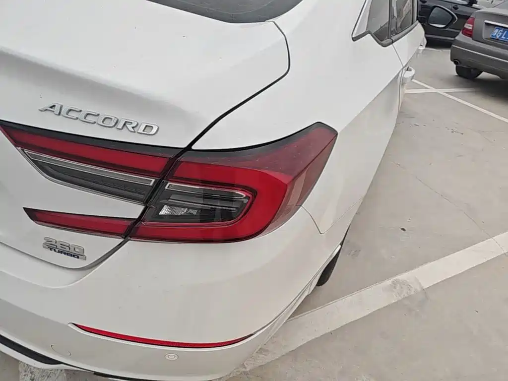 Honda Accord — миниатюра 8