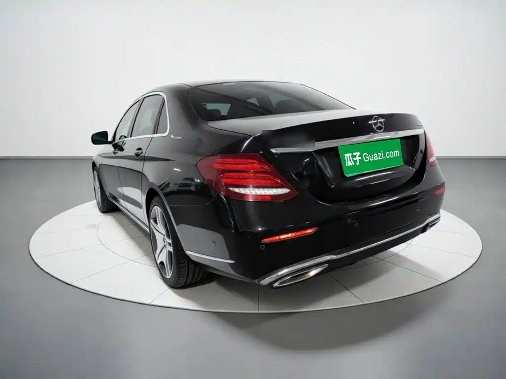 Mercedes-Benz E-Class — миниатюра 4