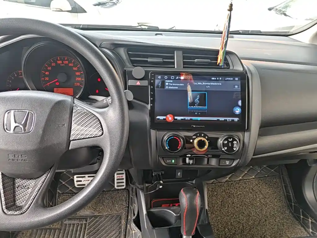 Honda Fit — миниатюра 13