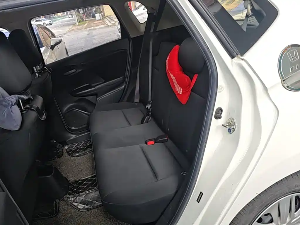 Honda Fit — миниатюра 17