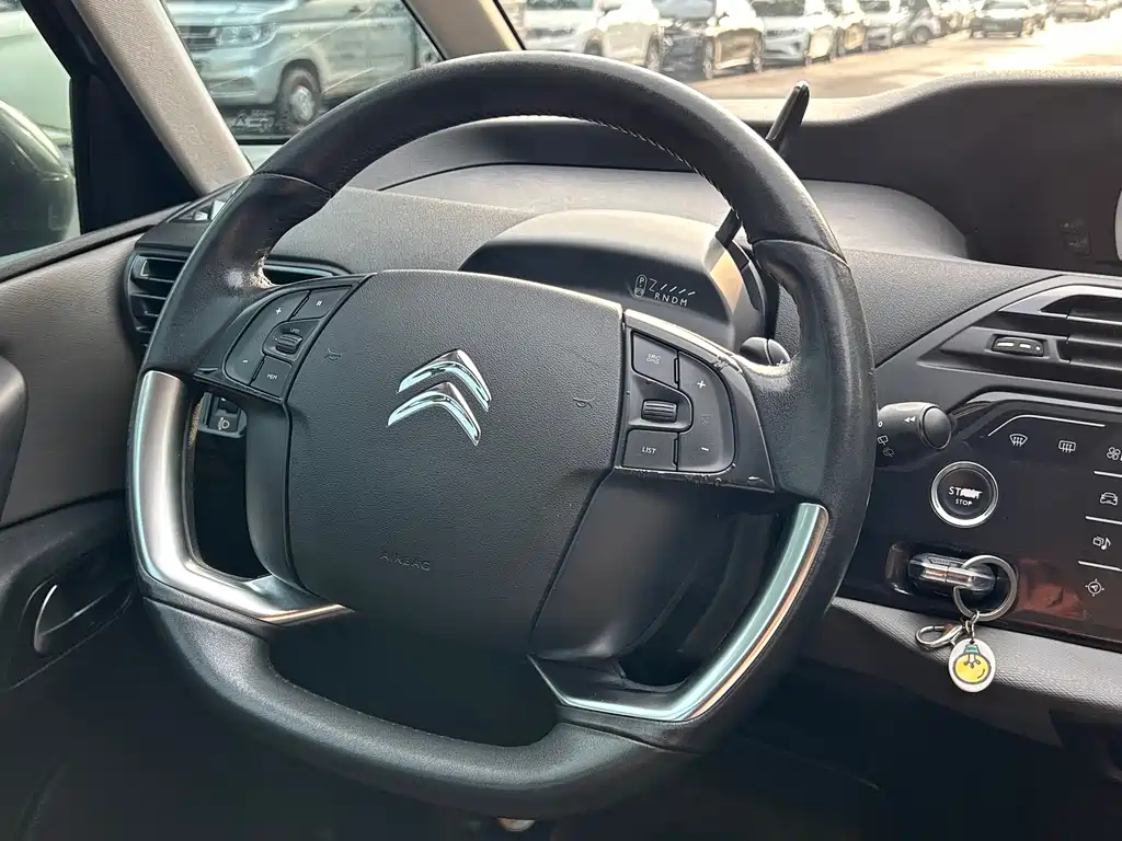 Citroen C4 Picasso — миниатюра 15