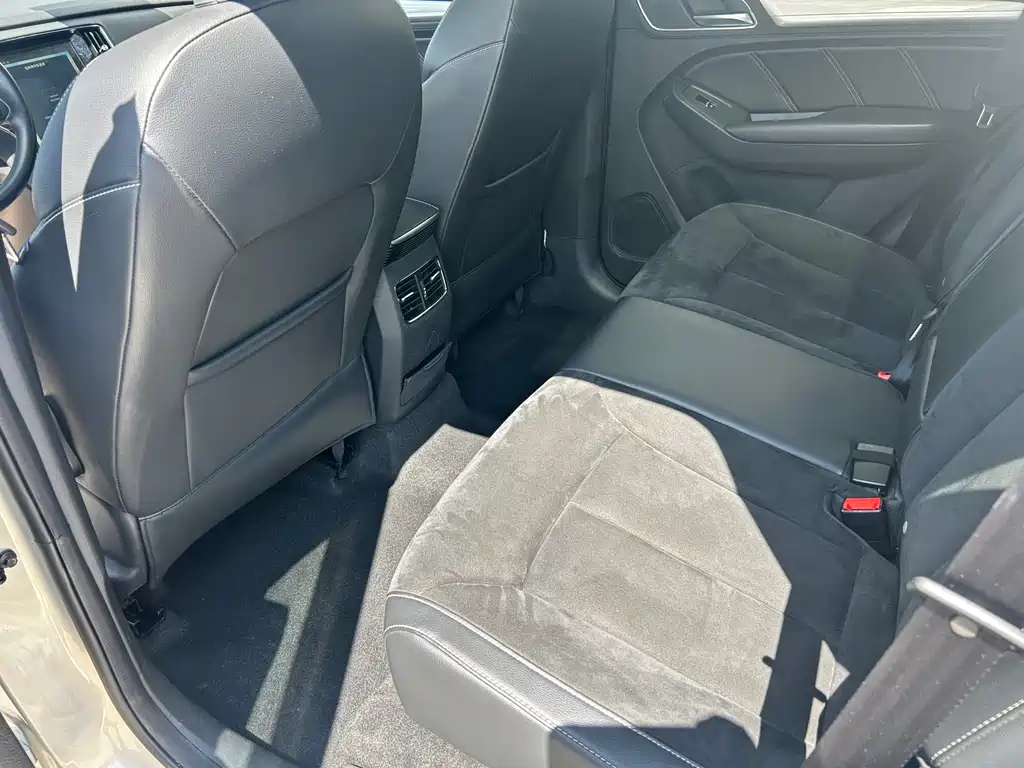 Roewe RX5 New Energy — миниатюра 10