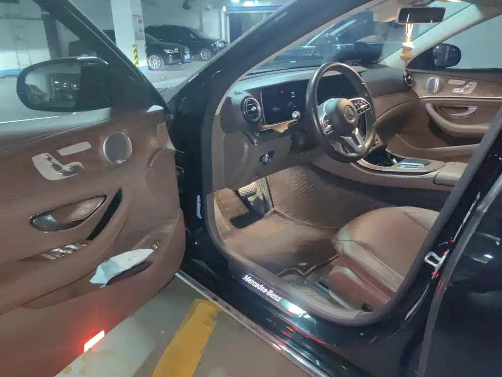 Mercedes-Benz E-Class — миниатюра 17