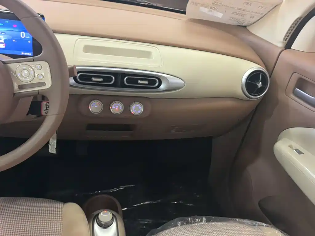 Wuling MINIEV — миниатюра 13