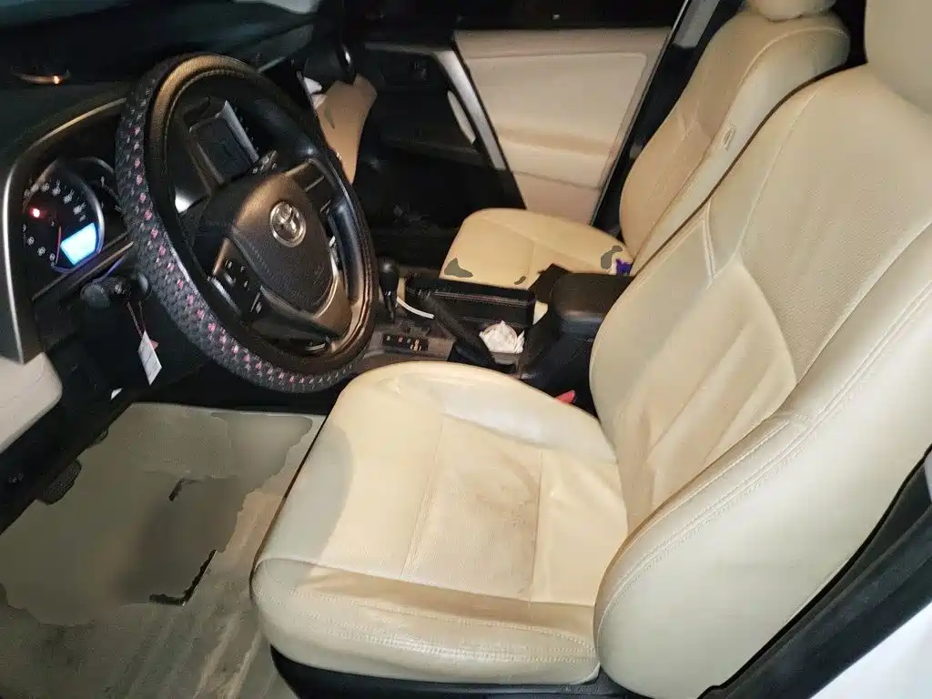 Toyota RAV4 — миниатюра 11