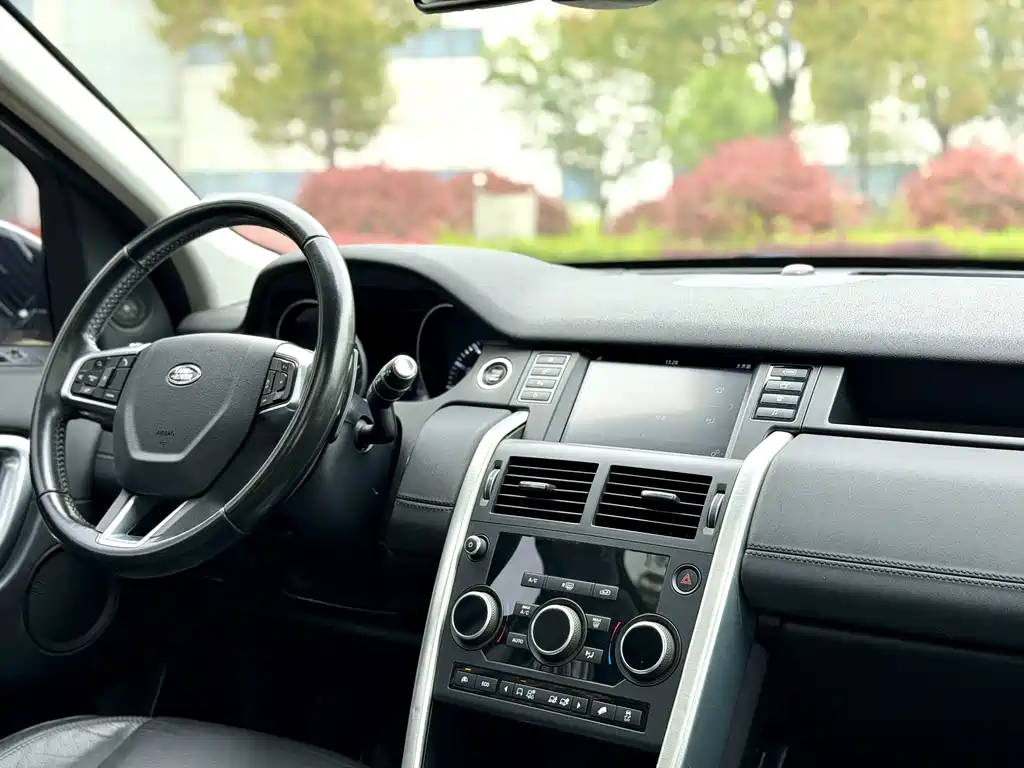 Land Rover Discovery Sport — миниатюра 7