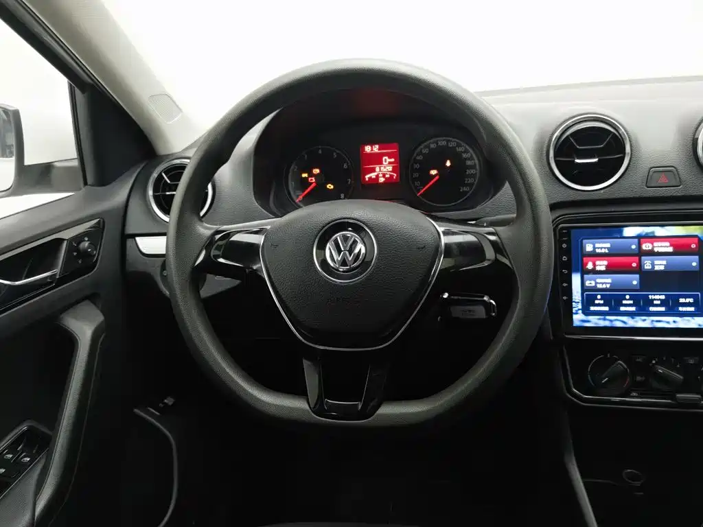 Volkswagen Jetta — миниатюра 11