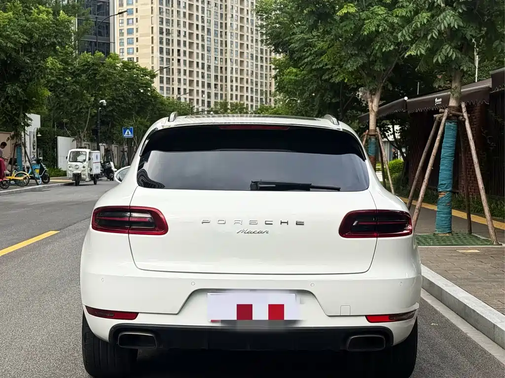 Porsche Macan — миниатюра 4
