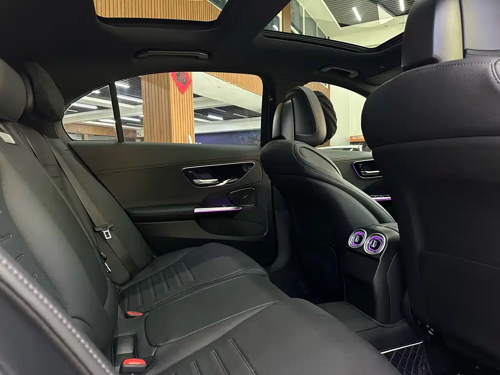 Mercedes-Benz C-Class — миниатюра 14